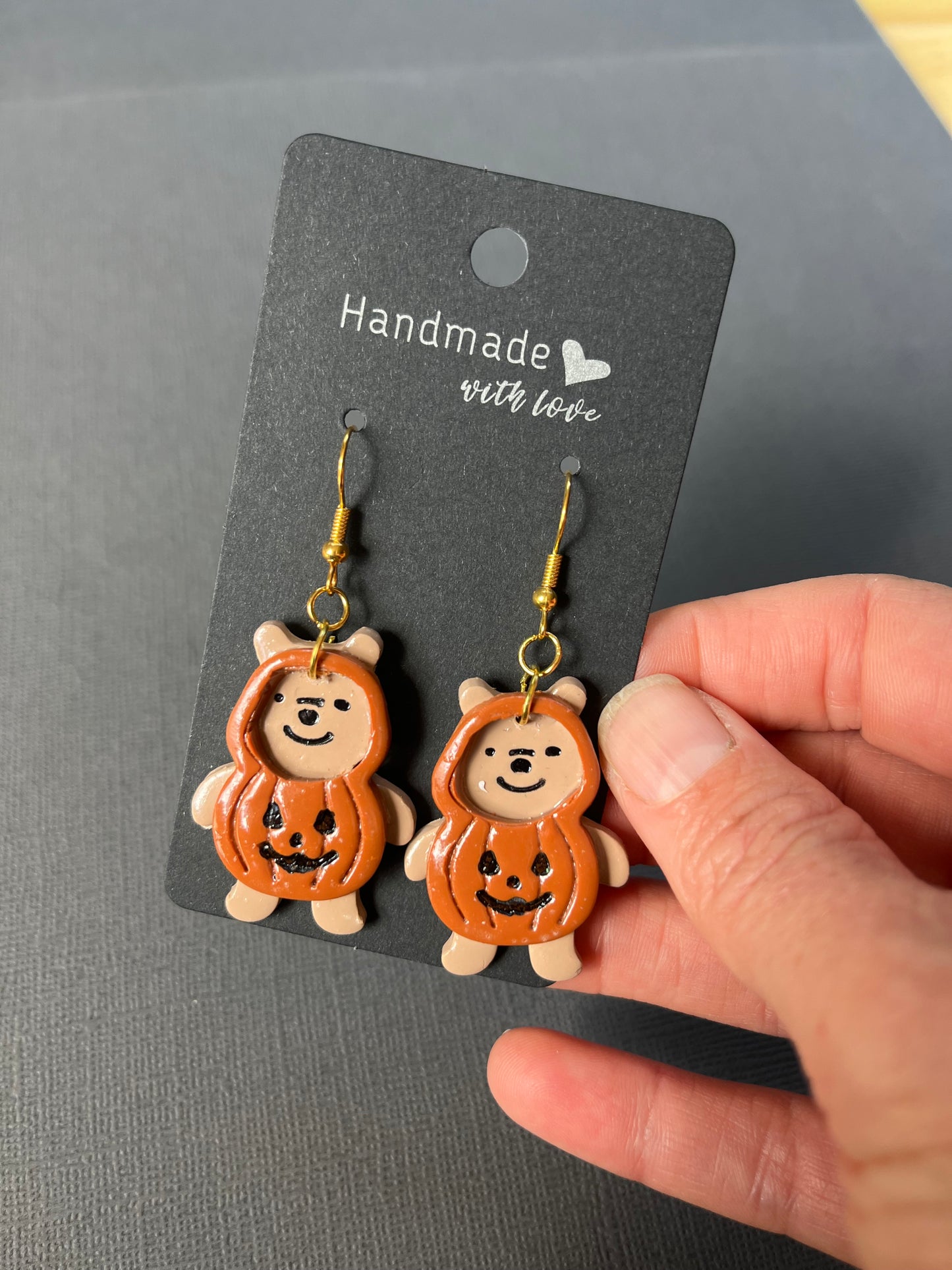🎃 Pooh Bear Pumpkin Polymer Clay Earrings