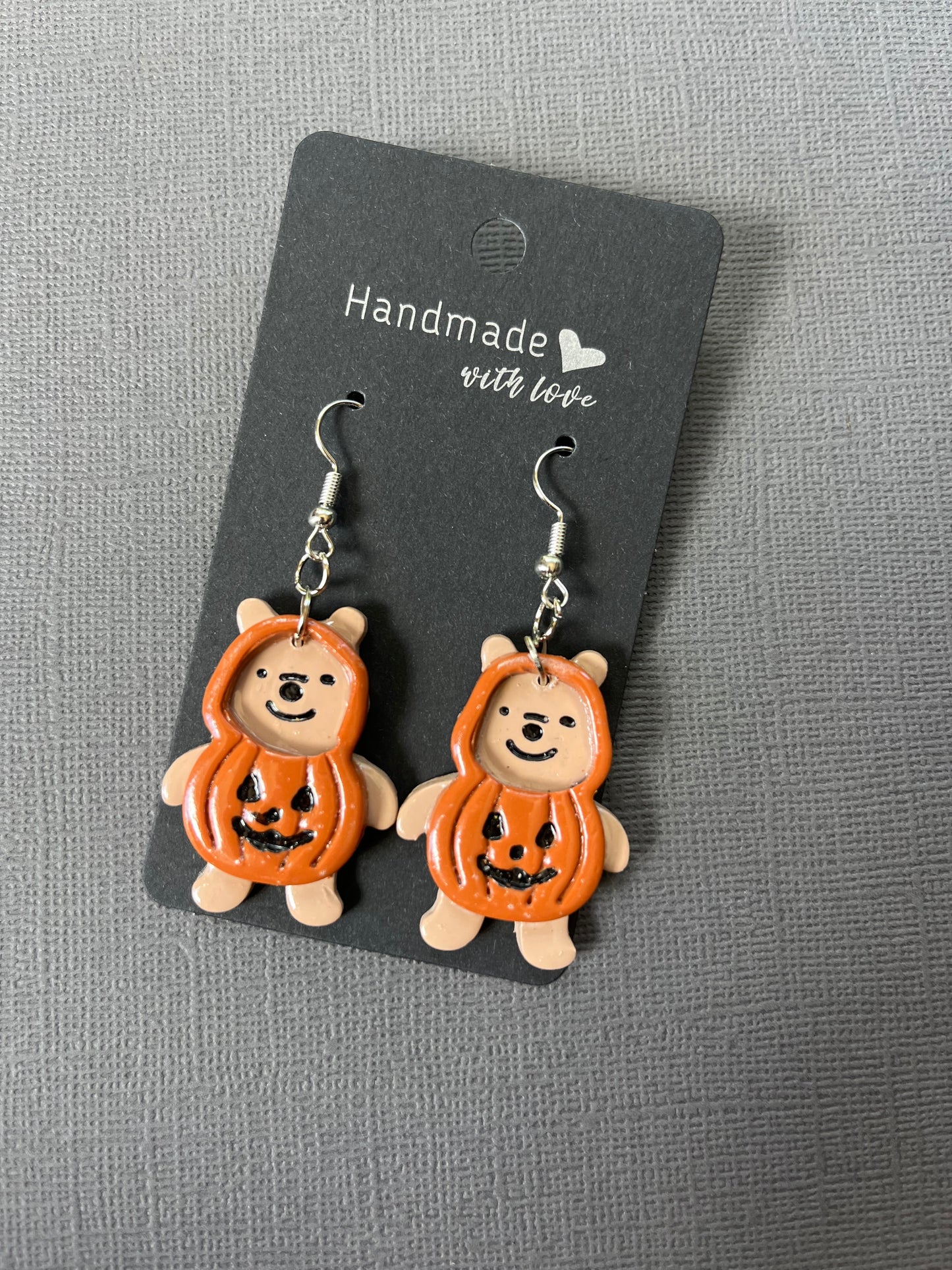 🎃 Pooh Bear Pumpkin Polymer Clay Earrings